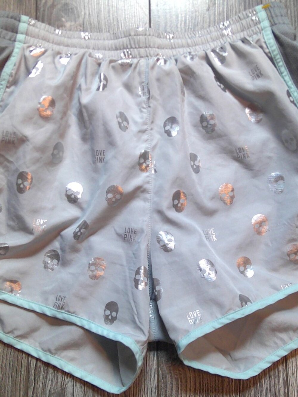 VICTORIA'S SECRET PINK Curved Hem Run Shorts w Skulls Built-In Panty Woman Sz S